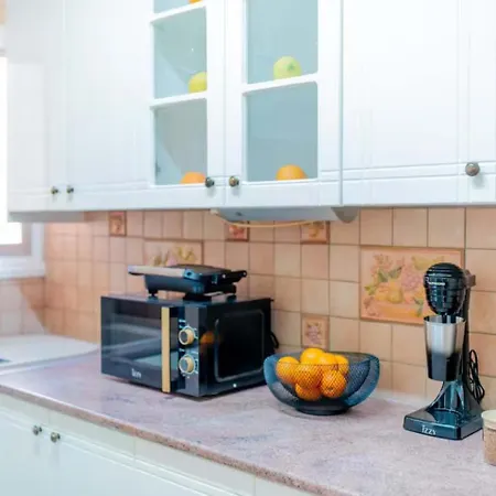 Apartment 2br Sunrise Port View Steps From Finikoudes By Cyprus Horizons